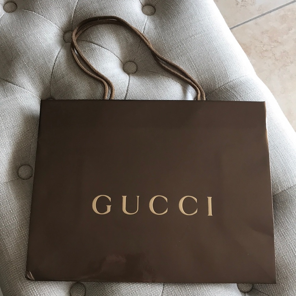 1 Gucci bag